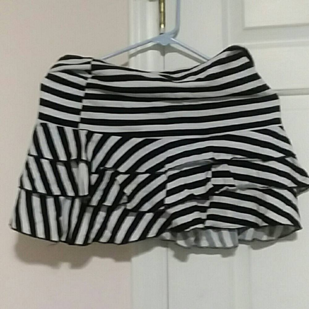 Striped mini skirt